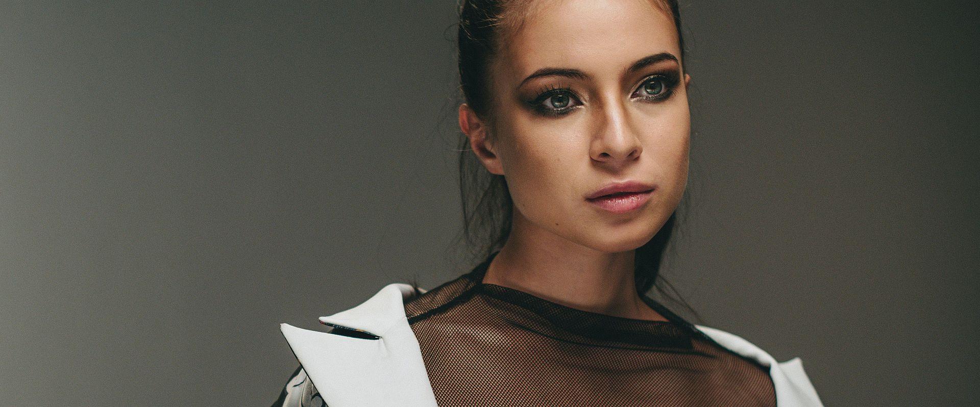 Jesienno-zimowe trendy w beauty według Pinteresta: grunge-glam makijaż i iprzytulne zapachy